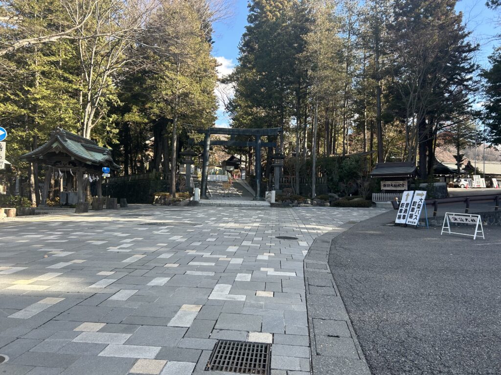 下社秋宮の鳥居