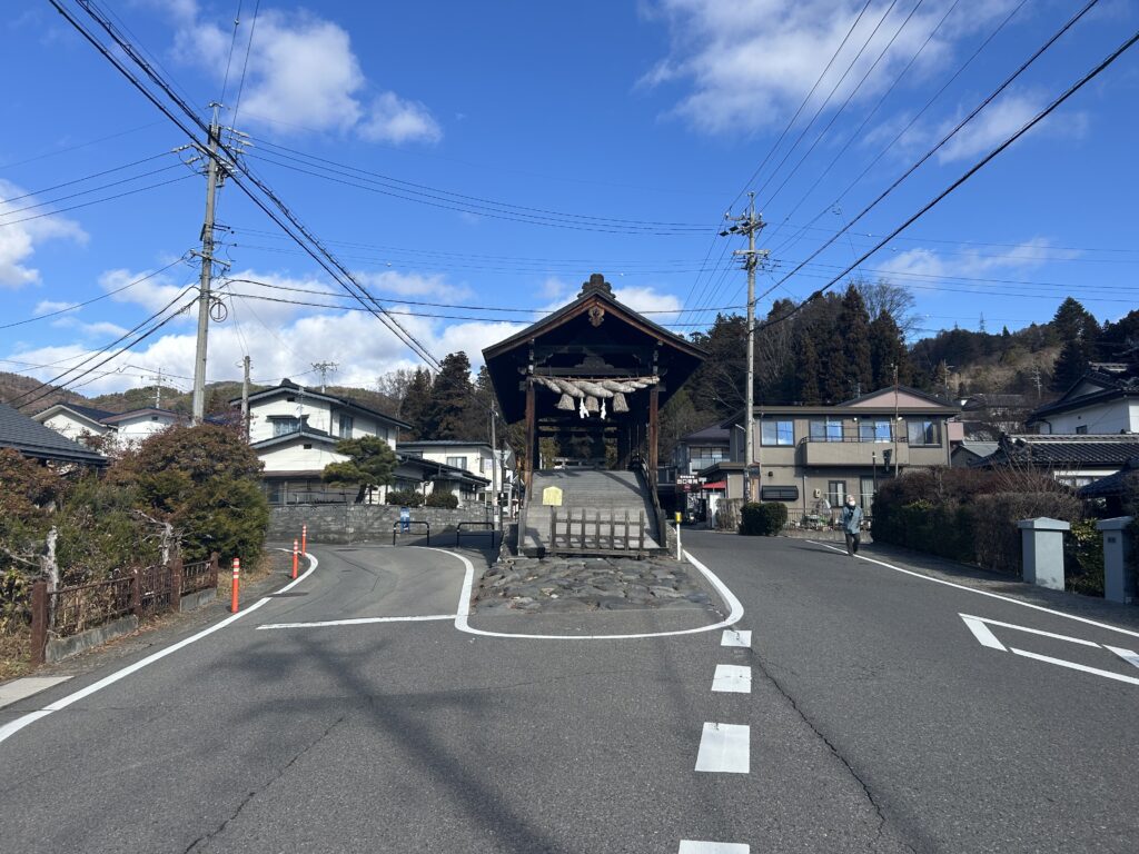 下馬橋は生活道路に突如現れる