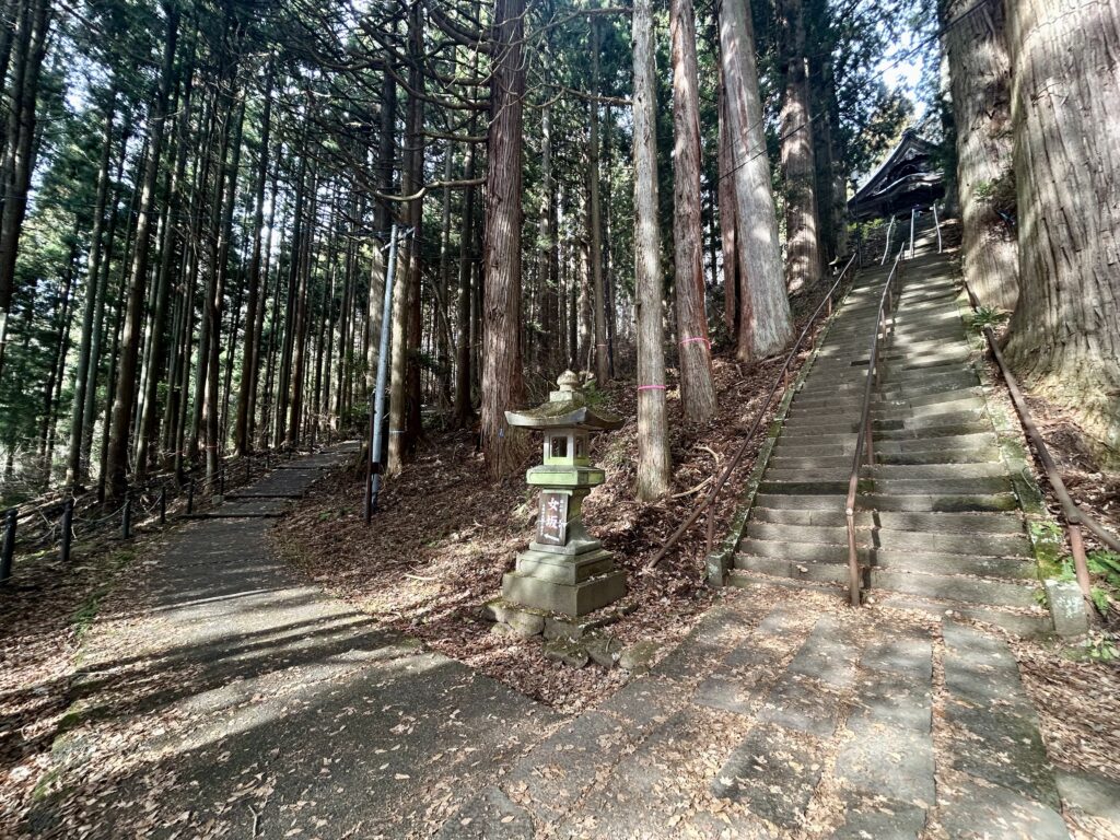 宝光社へ向かう分岐