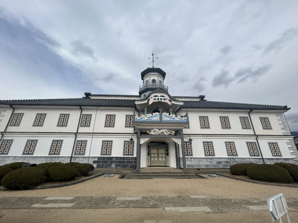 旧開智学校の建物外観