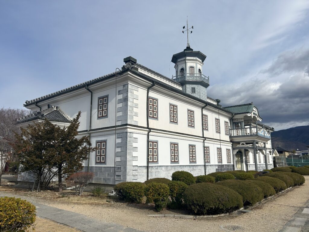 国宝・旧開智学校の外観