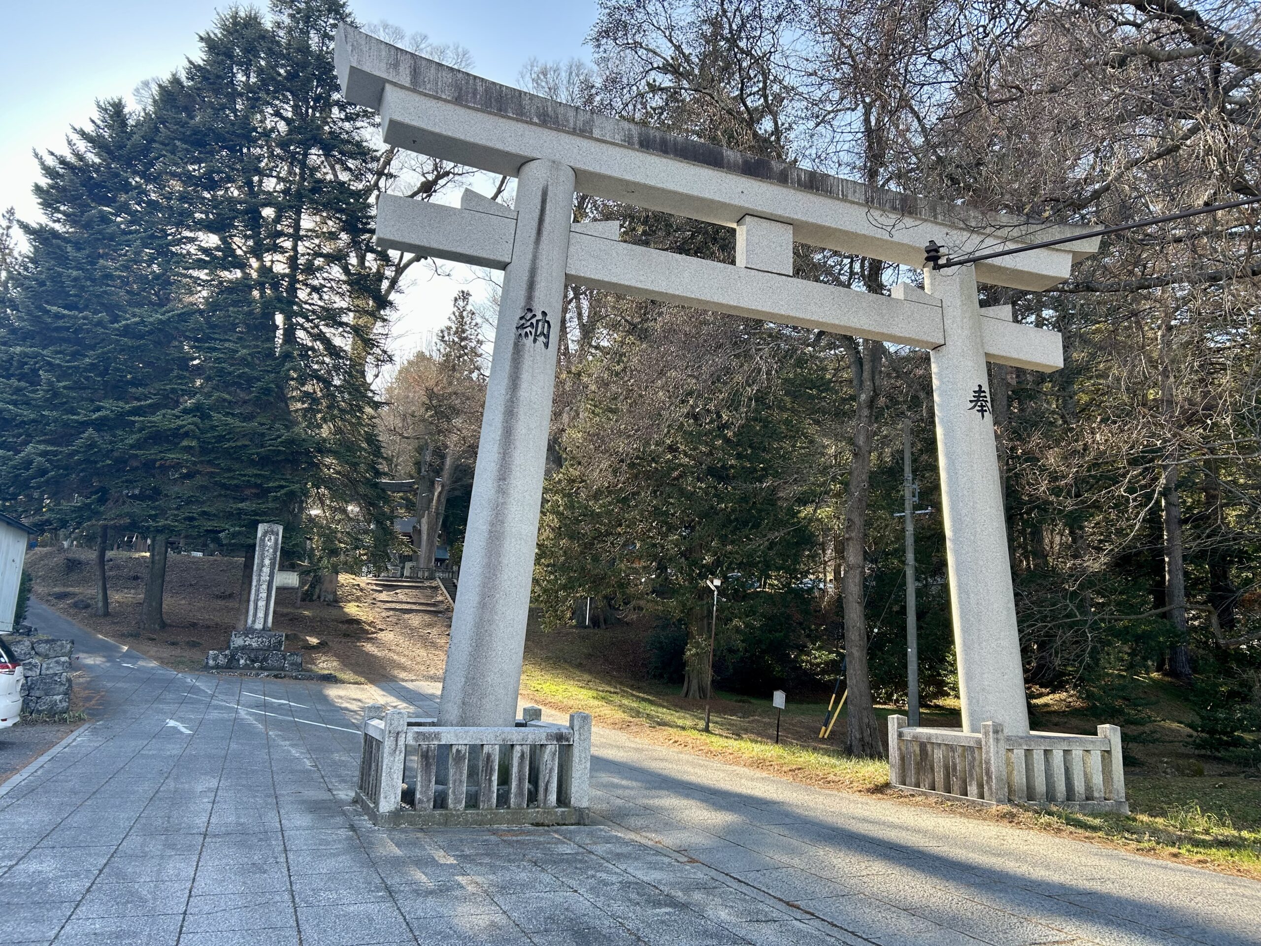 諏訪大社・上社前宮の鳥居
