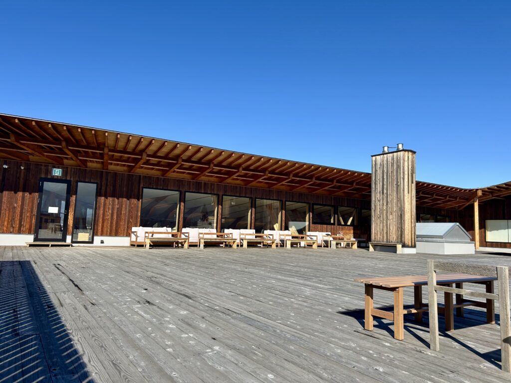 工場上に構えるスカイデッキ