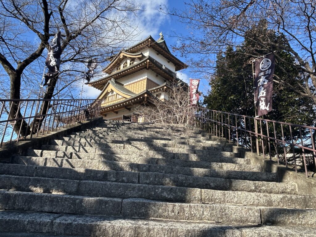 天守入口へ続く石段