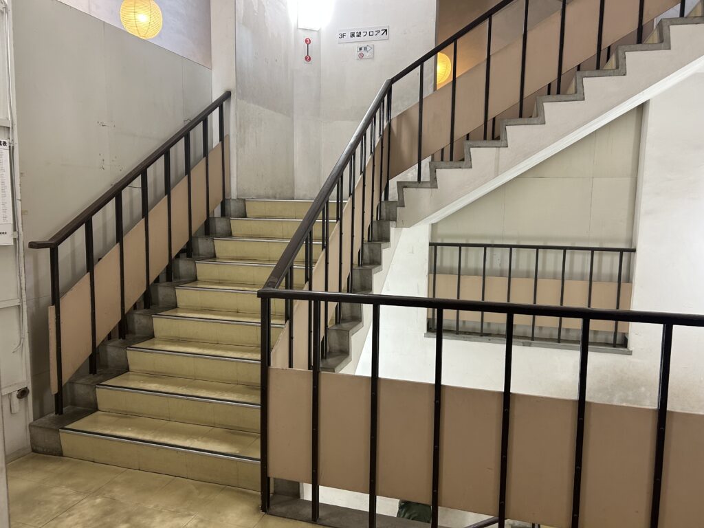 天守内部の階段