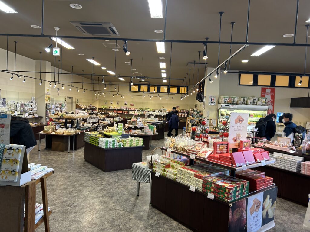 館内土産売り場の様子