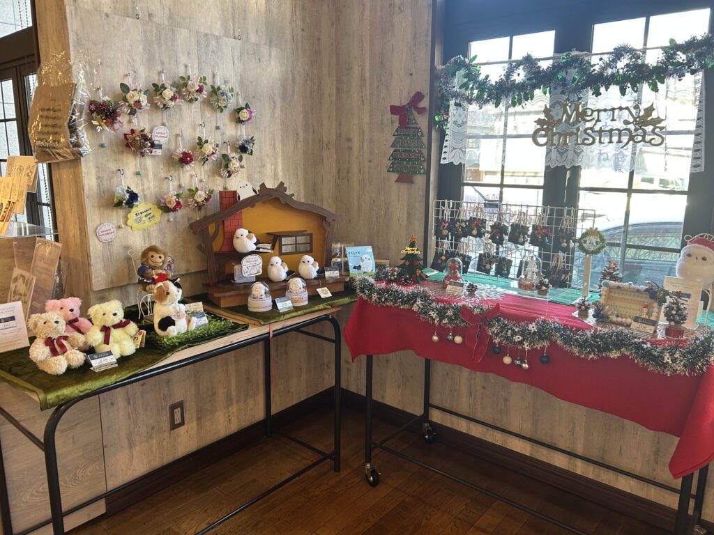 季節特有の展示物も揃える