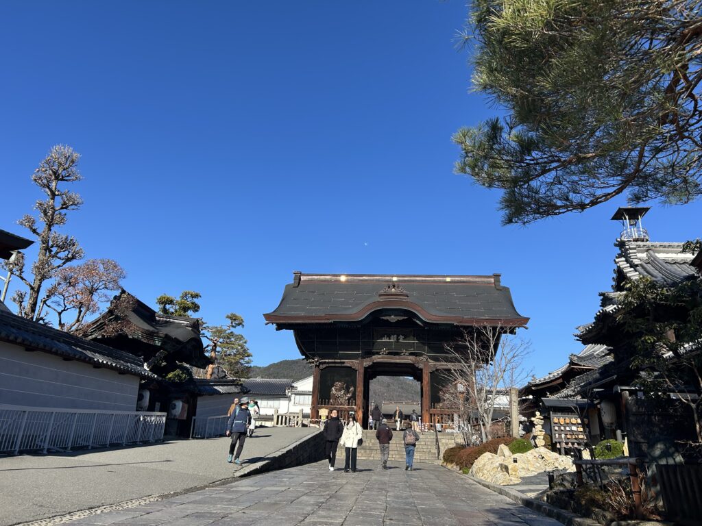 善光寺へ続く参道