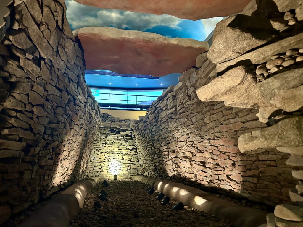 古墳を内部から見たアングルも楽しめる