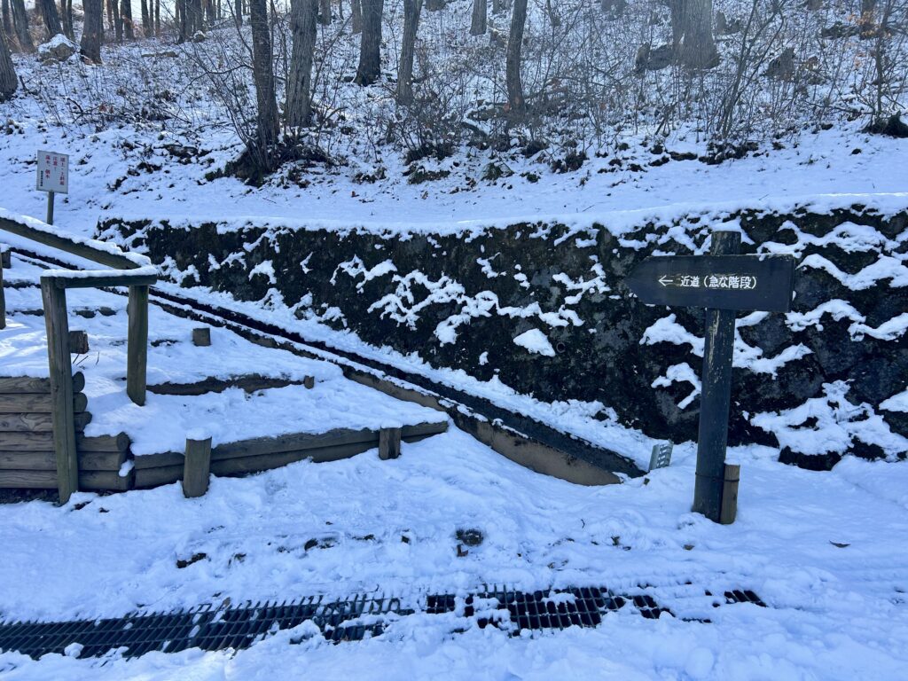 途中の階段を使えば近道も可能