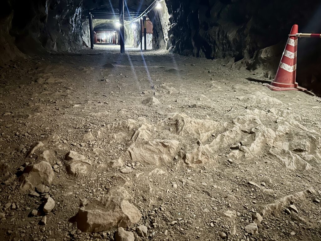 大本営地下壕内部の様子