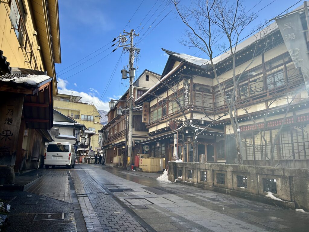 渋温泉の街並み